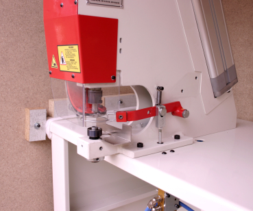 Halb-Automatische pneumatische Luftdruck Ösenmaschine Presse mit Fußpedal